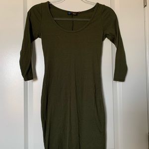 B famous green dress